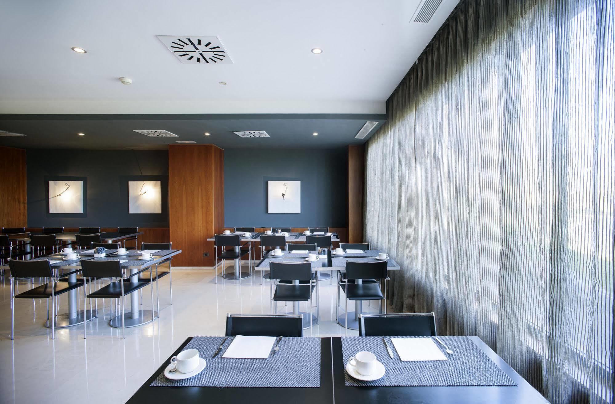 Ac Hotel Huelva By Marriott Ngoại thất bức ảnh
